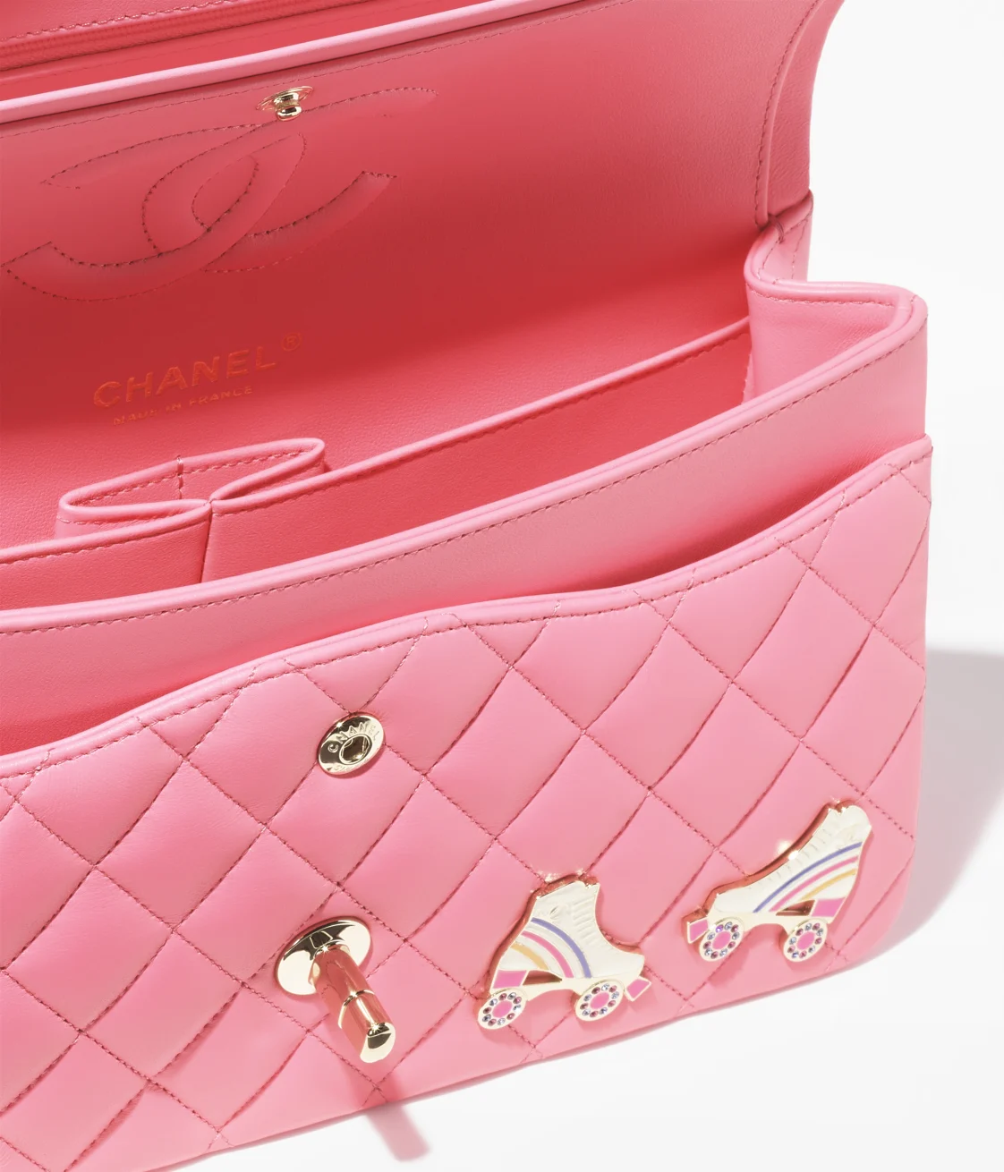 CLASSIC HANDBAG